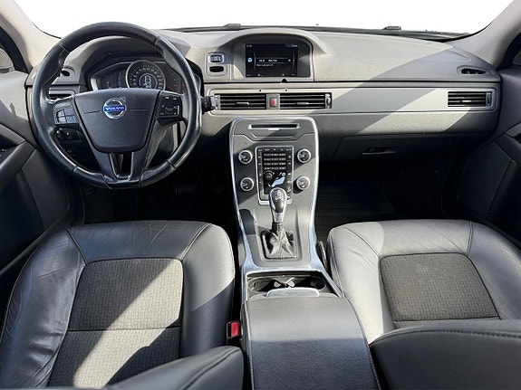 Volvo XC70 8 of 13
