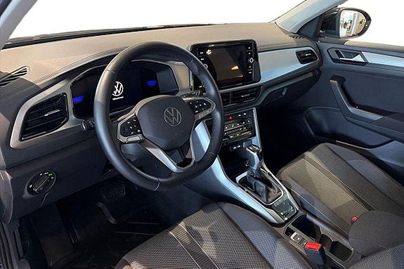 Volkswagen T-Roc 10 of 21