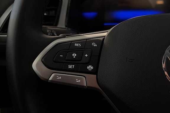 Volkswagen T-Roc 14 of 21