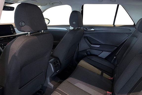 Volkswagen T-Roc 19 of 21
