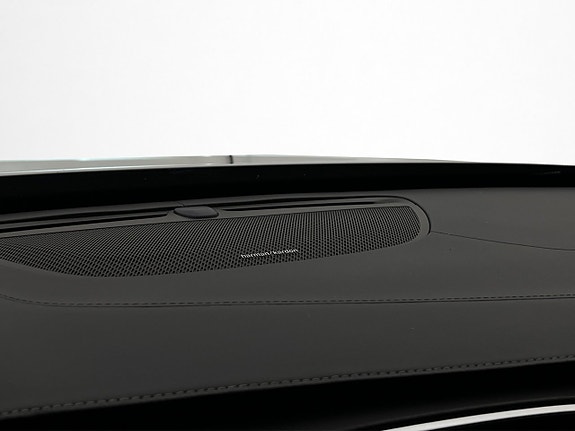 Volvo XC90 13 of 30