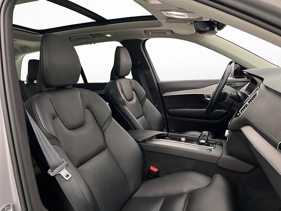 Volvo XC90 19 of 30