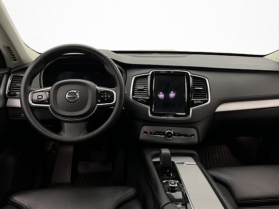 Volvo XC90 18 of 30