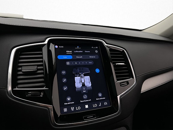 Volvo XC90 28 of 30