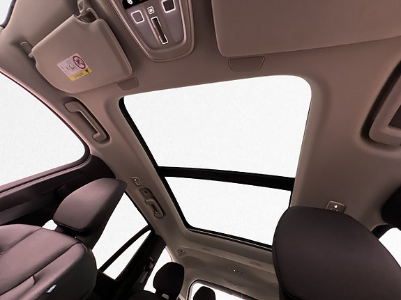Volvo XC90 11 of 30