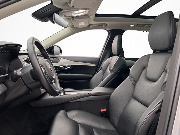 Volvo XC90 17 of 30