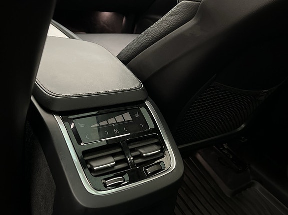 Volvo XC90 25 of 30