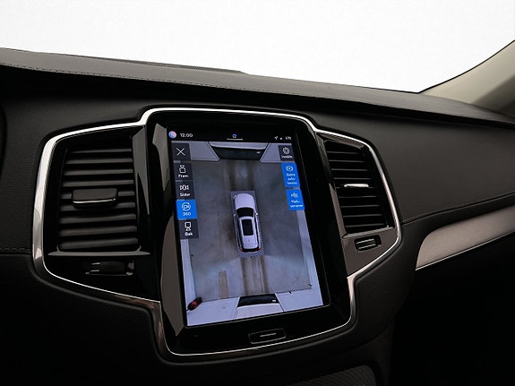 Volvo XC90 12 of 30