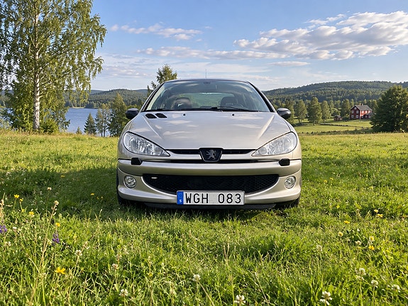 Peugeot 206 2 of 10