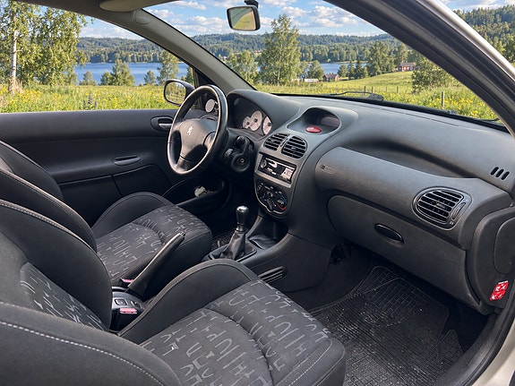 Peugeot 206 8 of 10