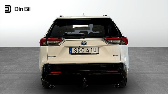 Toyota RAV4 5 of 16