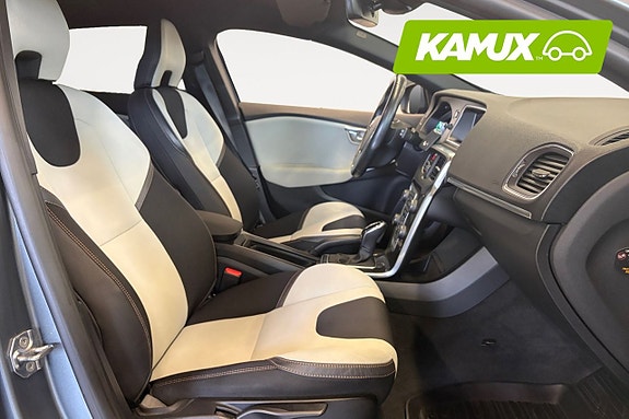 Volvo V40 Cross Country 15 of 20