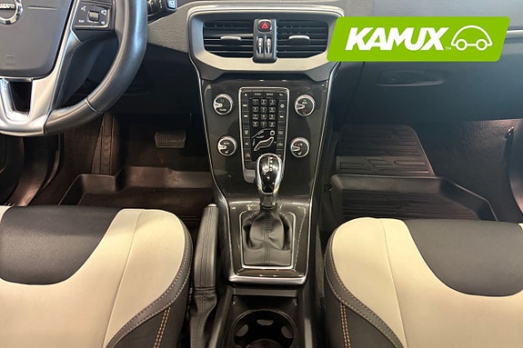 Volvo V40 Cross Country 11 of 20