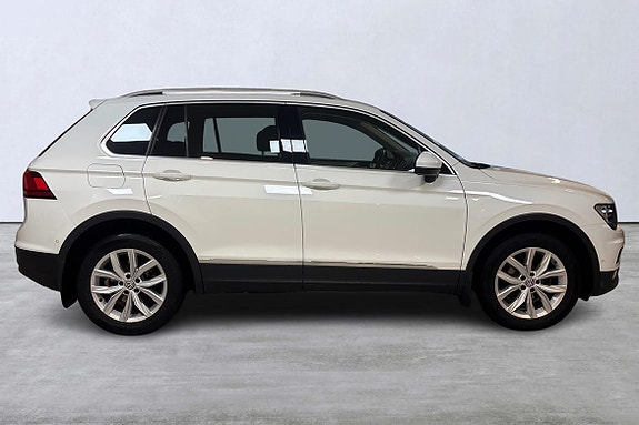 Volkswagen Tiguan 3 of 14