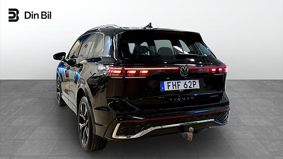 Volkswagen Tiguan 3 of 23