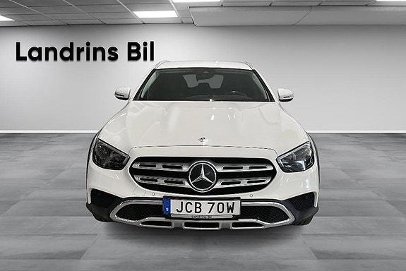 Mercedes-Benz E220 d 2 of 14