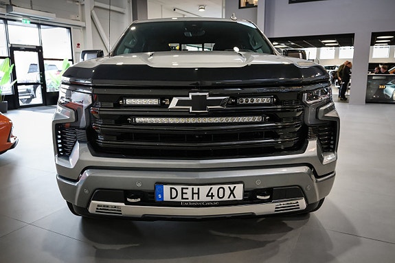 Chevrolet Silverado EV 2 of 30