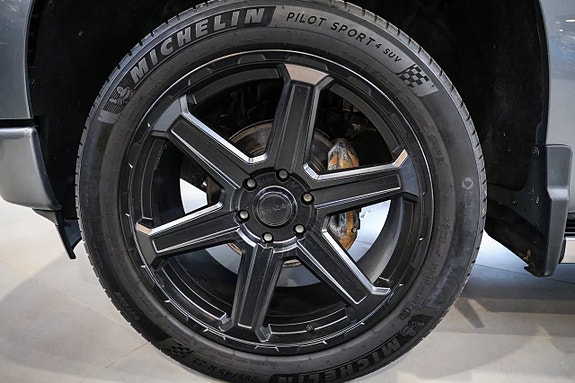 Chevrolet Silverado EV 12 of 30
