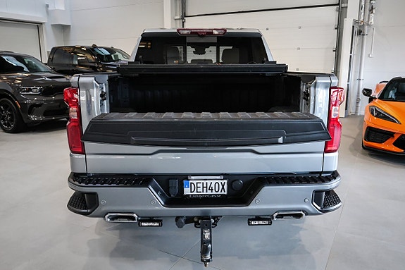Chevrolet Silverado EV 8 of 30