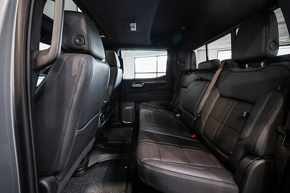 Chevrolet Silverado EV 25 of 30