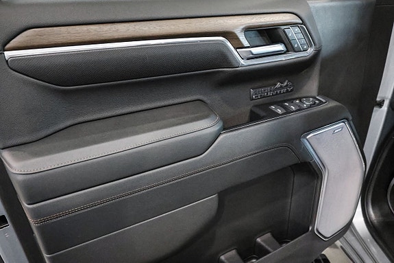 Chevrolet Silverado EV 29 of 30