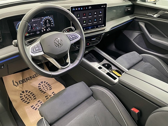 Volkswagen Passat 7 of 19