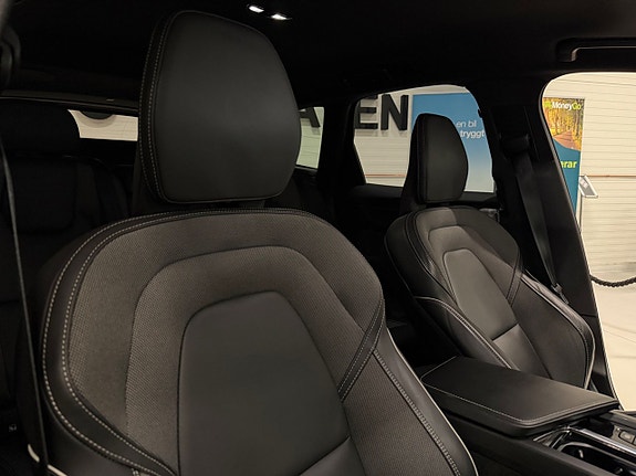 Volvo XC60 14 of 21