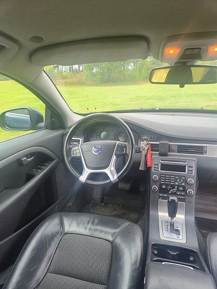Volvo V70 11 of 16