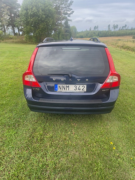 Volvo V70 4 of 16