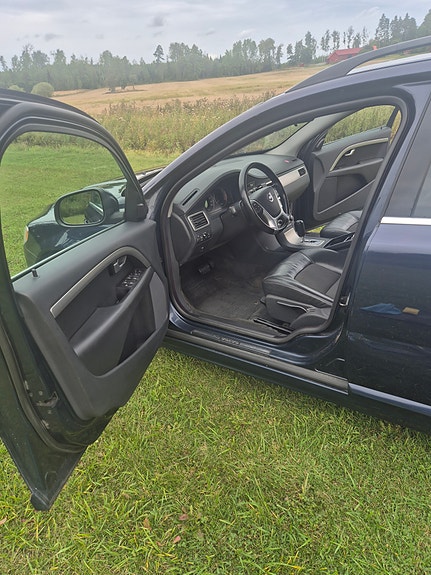 Volvo V70 13 of 16