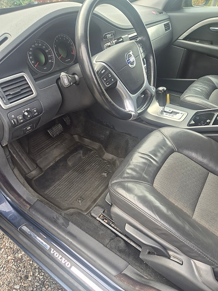 Volvo V70 15 of 16