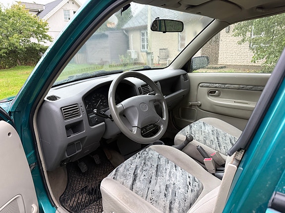 Mazda Demio 3 of 3