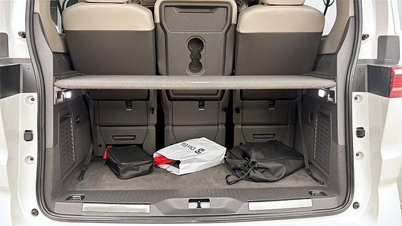 Volkswagen Multivan 12 of 12