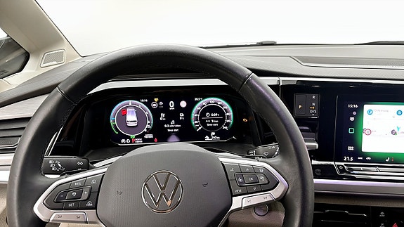 Volkswagen Multivan 9 of 12