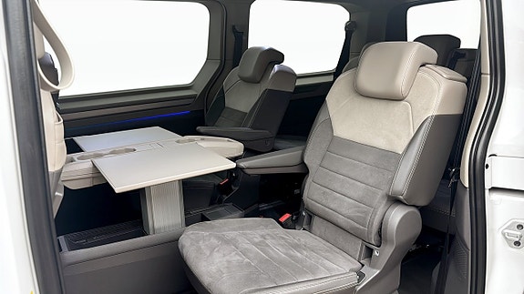 Volkswagen Multivan 11 of 12