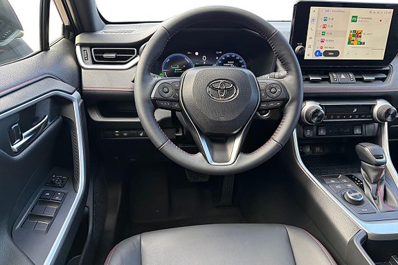 Toyota RAV4 11 of 21