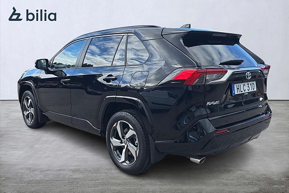 Toyota RAV4 2 of 21
