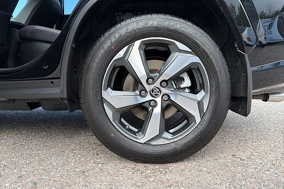 Toyota RAV4 17 of 21