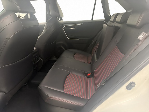 Toyota RAV4 19 of 30