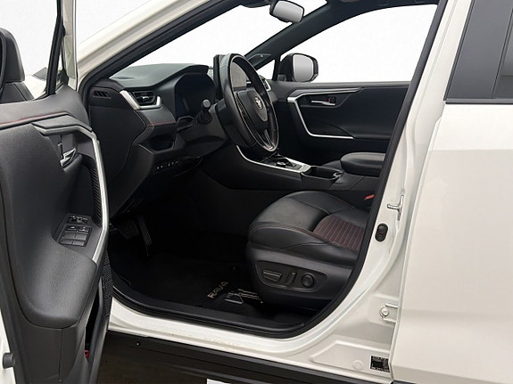 Toyota RAV4 13 of 30