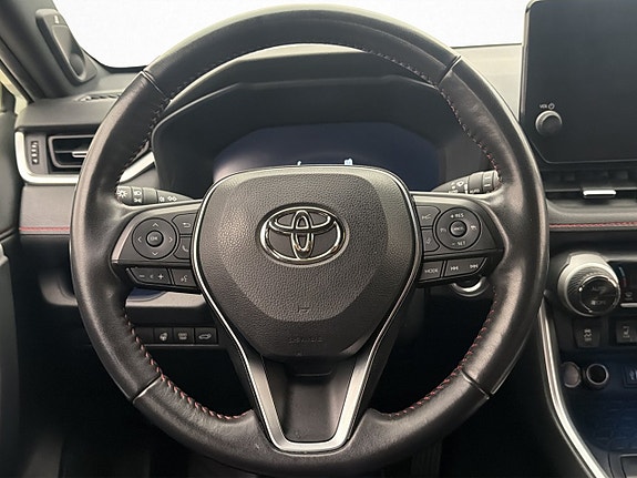 Toyota RAV4 16 of 30