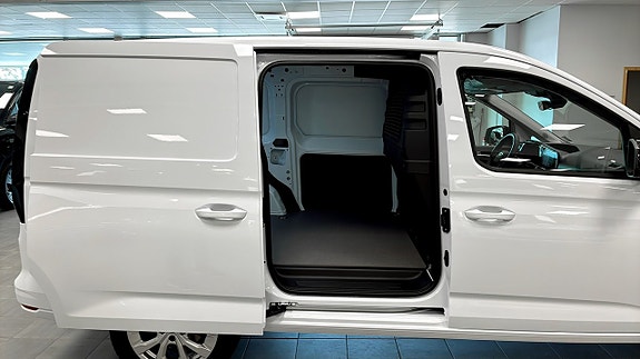 Ford Transit Connect 5 of 12