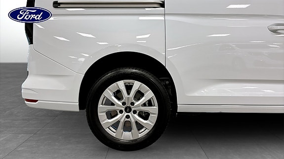Ford Transit Connect 9 of 12