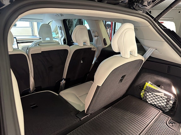 Volvo EX90 21 of 22