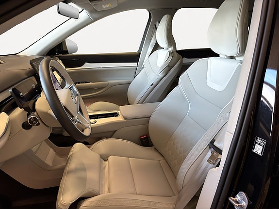 Volvo EX90 9 of 22