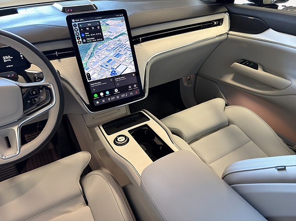 Volvo EX90 14 of 22