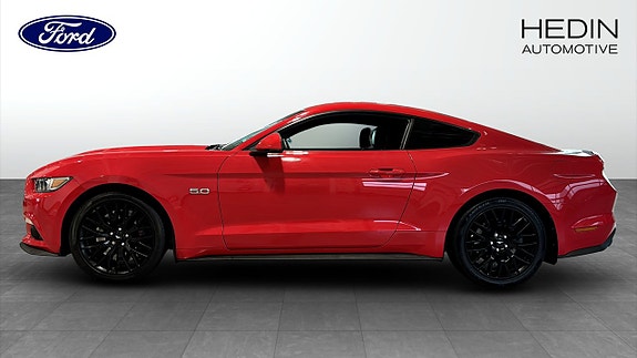 Ford Mustang 6 of 12
