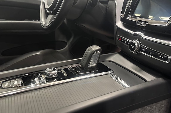 Volvo XC60 15 of 24