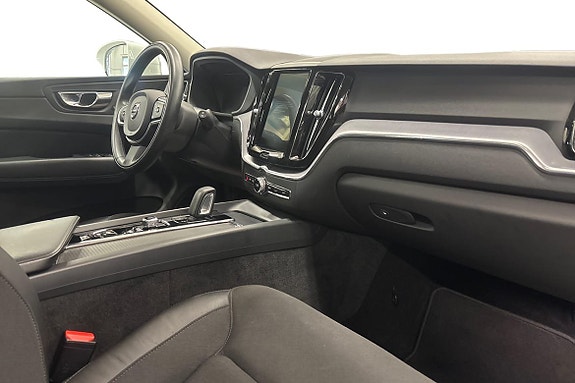 Volvo XC60 10 of 24