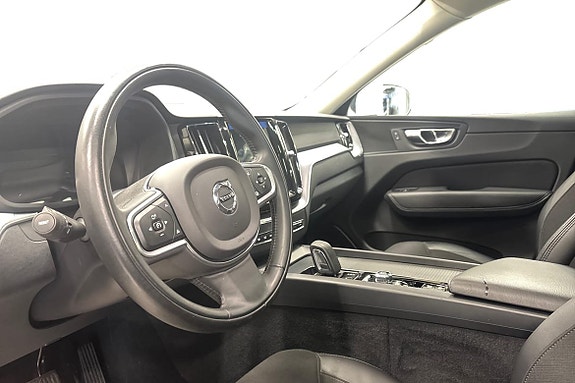 Volvo XC60 8 of 24